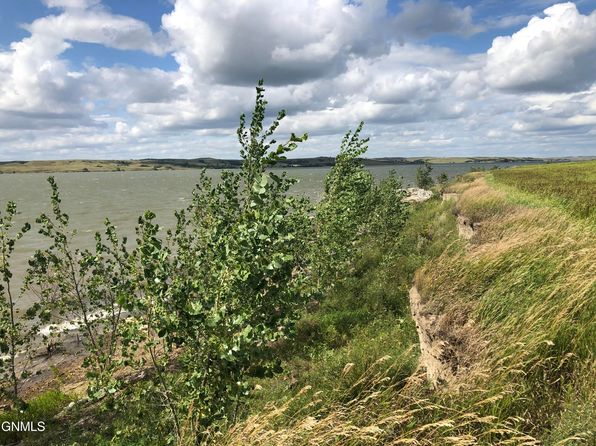 8400 10th Ave SW, Linton, ND 58552