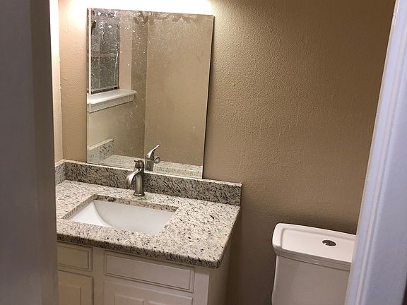 4th image of 112 Carriage Square Dr