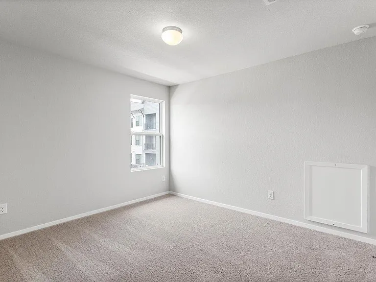 13300 Riding Dr — Photo 36