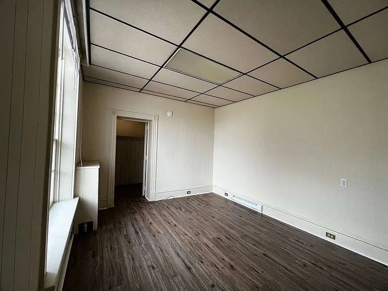 212 E Main St - DNTF — Photo 29