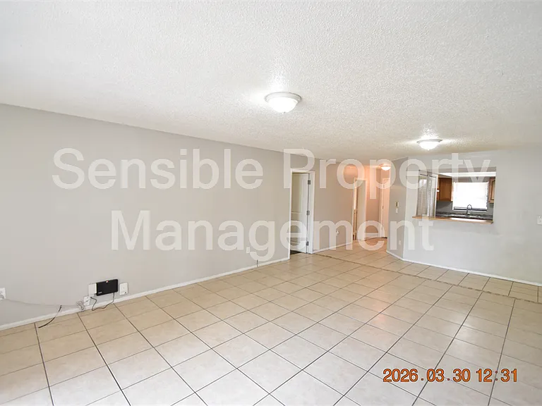 2014 E Linebaugh Ave — Photo 4