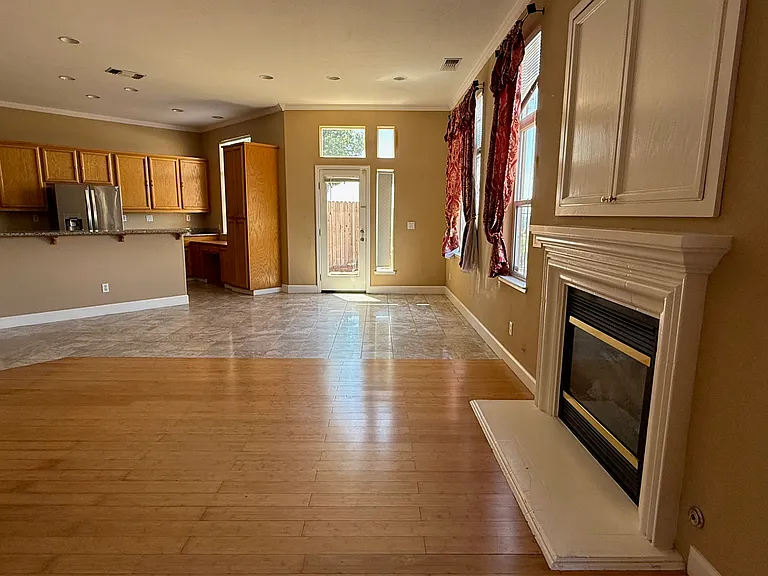 7208 Queen Isabella Ct — Photo 8