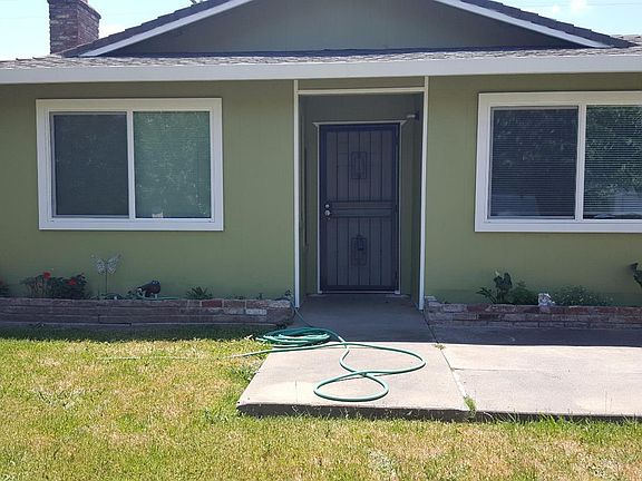 2nd image of 715 Park Dr