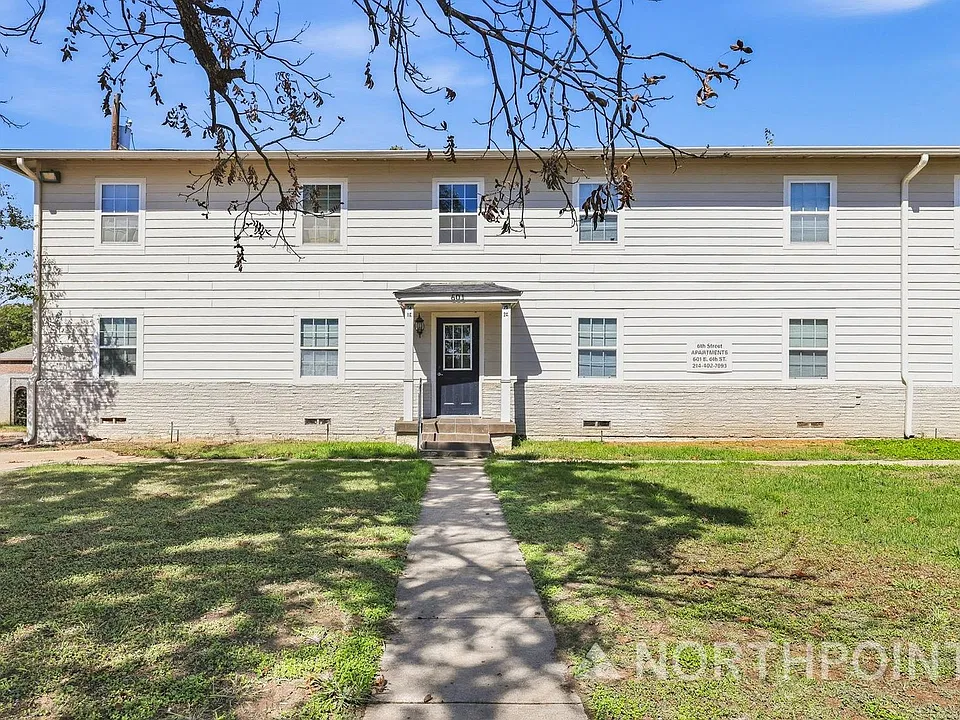 6th Street Apartments