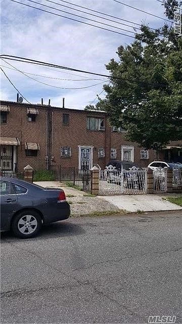 2nd image of 574 Junius St