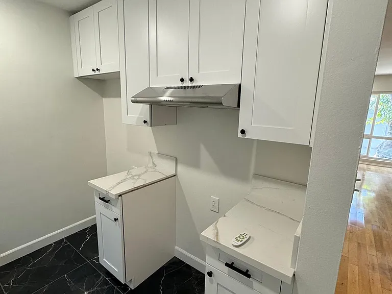 7529 Norton Ave #7 — Photo 5