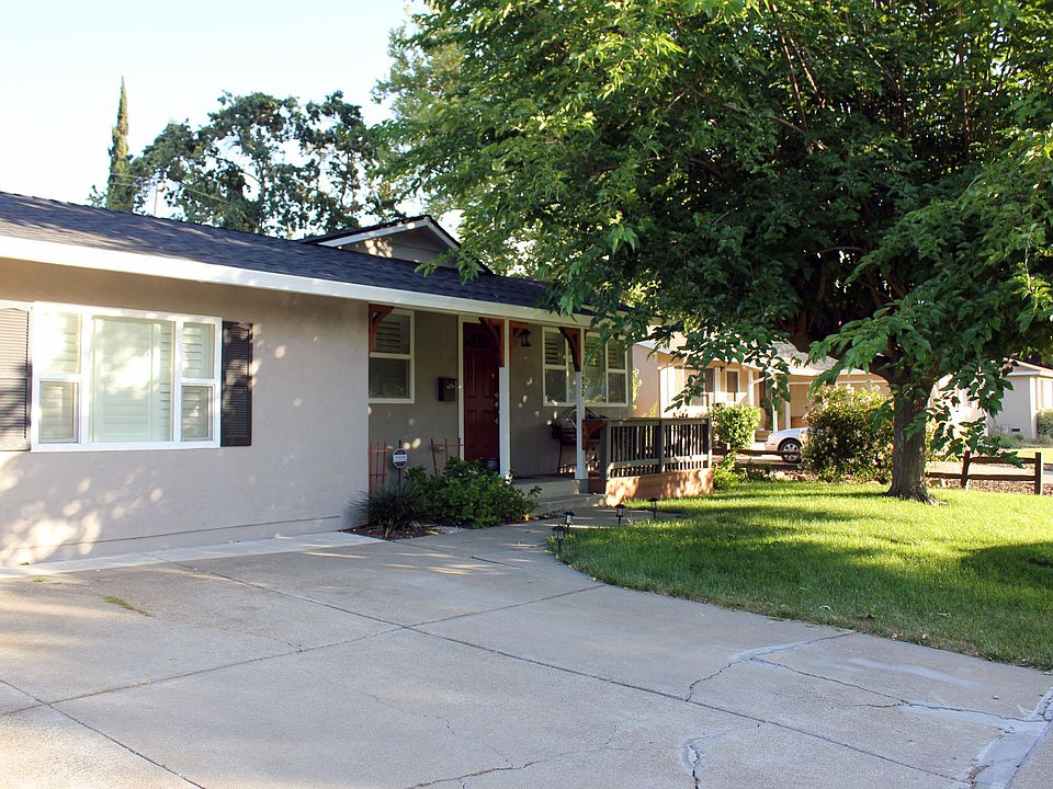 2nd image of 1930 Gilly Ln