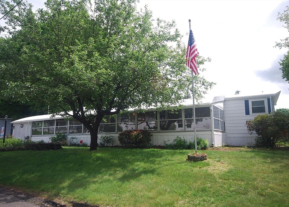 1st image of 18 Riverview Cir