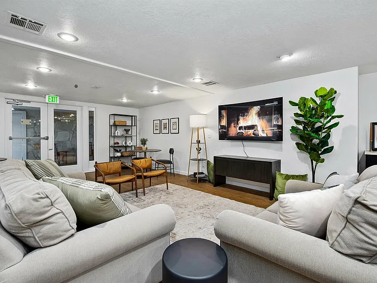 Parkview Apartments — Photo 15