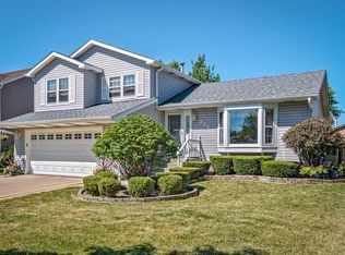 776 Cardinal Ln, Elk Grove Village, IL 60007