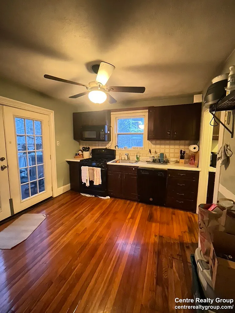 3 bed, 1800 sqft, $3,150 — Photo 1