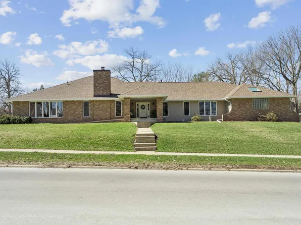 1228 Kimball Ave, Waterloo, IA 50701