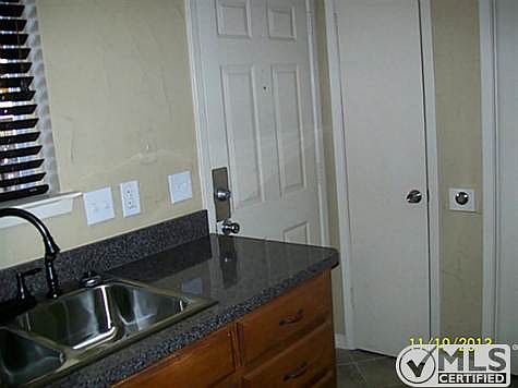 5th image of 2 E Townhouse Ln