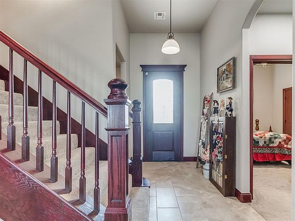 5th image of 401 Carlow Way