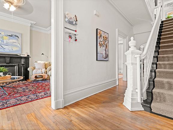 2nd image of 1378 Robie St