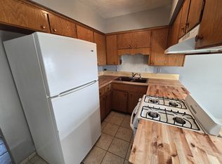 811 W 3rd St APT 2, Waterloo, IA 50701