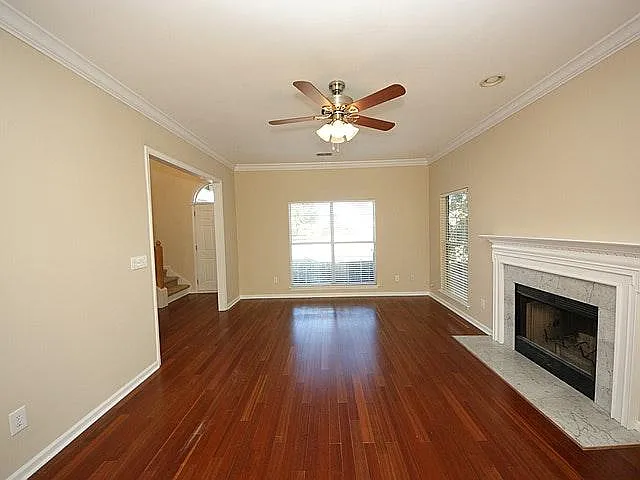 4 bed, 2.5 bath, 2295 sqft, $3,600 — Photo 3