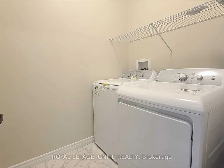 98 Athabaska Dr — Photo 18