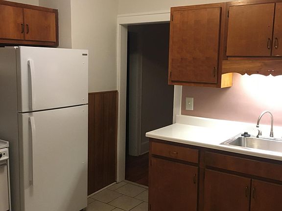 5th image of 1461-1463 Lakepointe St