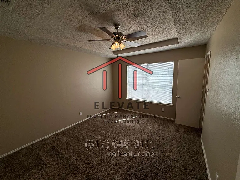 5904 Holiday Ln — Photo 11