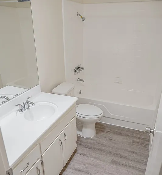 915 N Wilton Pl #304 — Photo 16