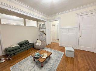452 Park Dr APT 12, Boston, MA 02215