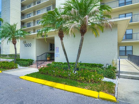 2nd image of 1000 Cove Cay Dr Unit 5C