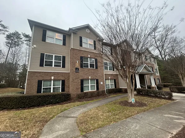 8104 Fairington Ridge Cir, Lithonia, GA 30038