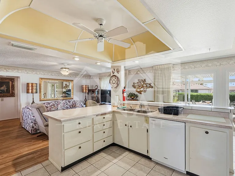 9807 W Mockingbird Dr — Photo 11