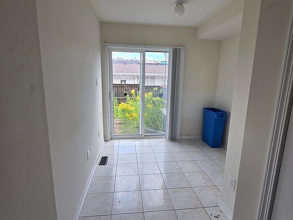 4th image of 5 Curran Hall Cres
