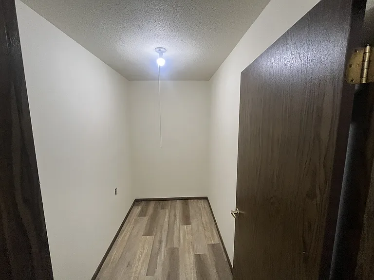 312 W Broadway St — Photo 21