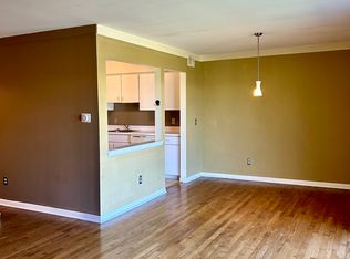 426 Fox Hills Dr N APT 2, Bloomfield, MI 48304