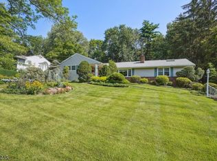 274 Pembrook Rd, Mountainside, NJ 07092
