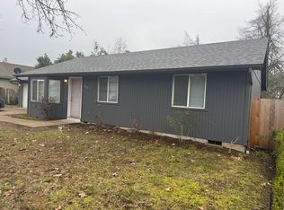 888 S 32nd Pl, Springfield, OR 97478