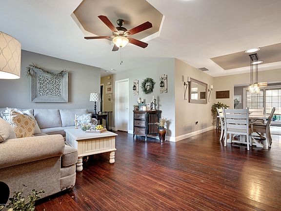 3rd image of 104 Leaf Ln