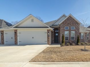 670 N Phoenix Rd, Fayetteville, AR 72704