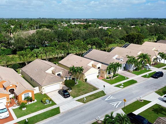 3rd image of 9517 Verona Lakes Blvd Boulevard