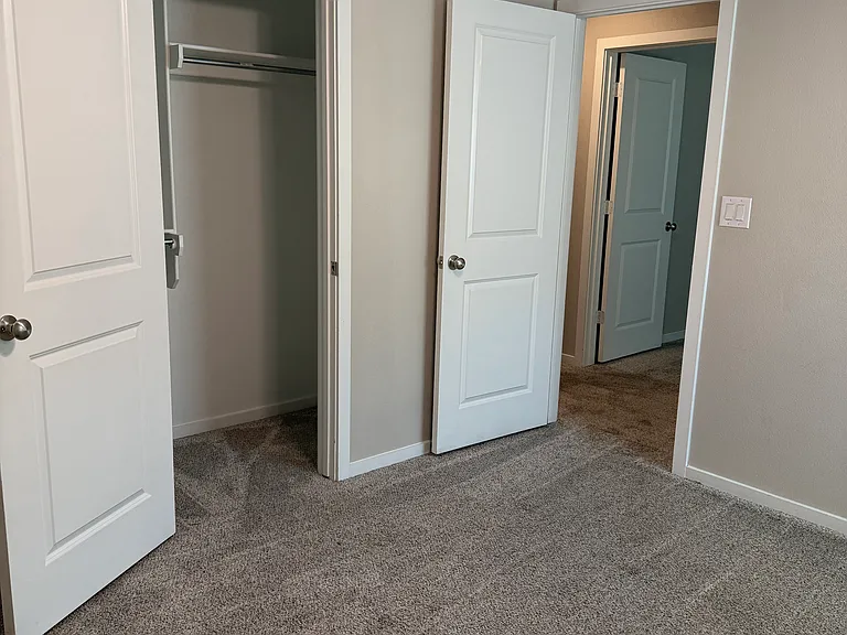 2901 Urbana Ave — Photo 22