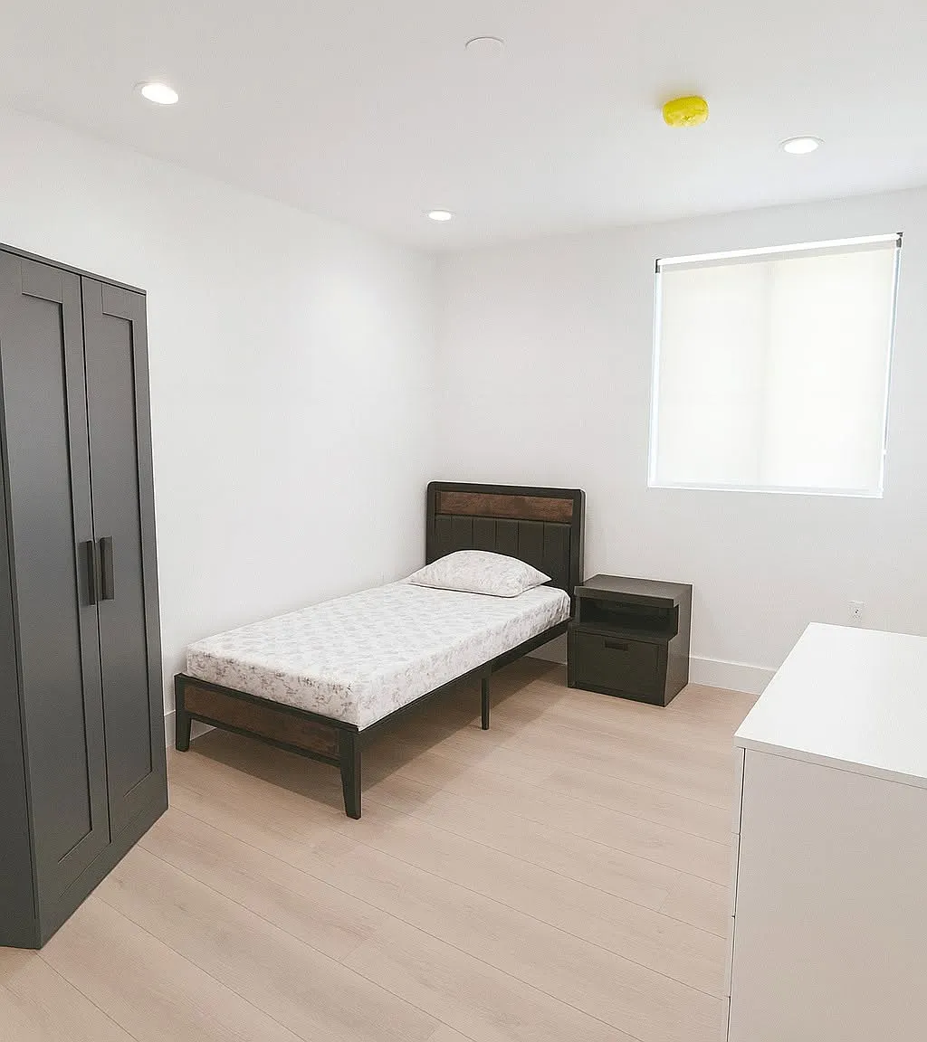 1 bed, 131 sqft, $1,299 — Photo 1