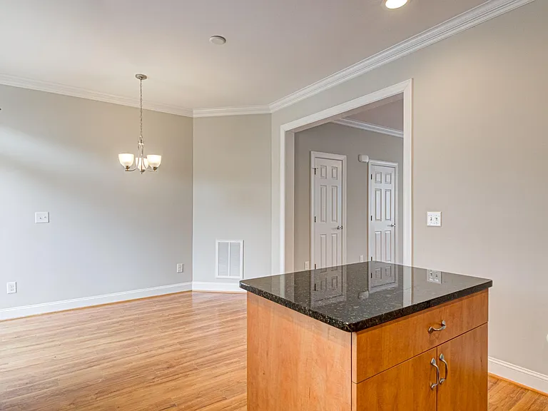 Spacious Breakfast or a Dining area