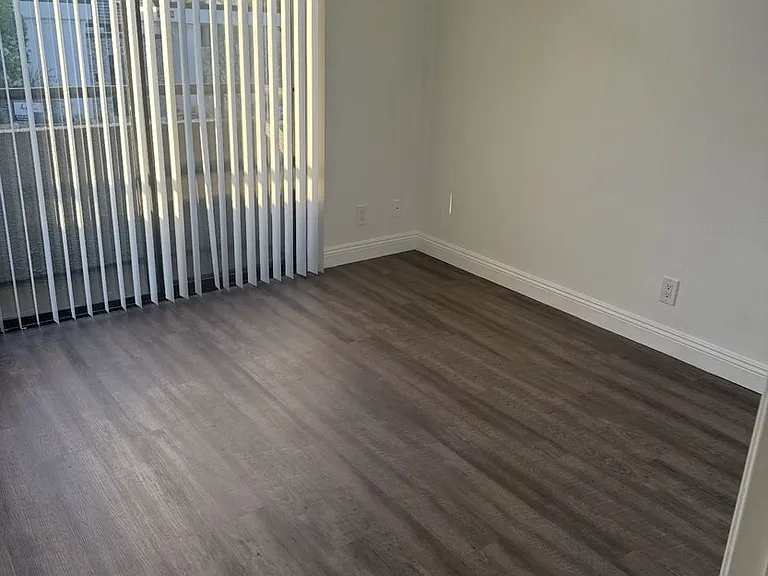 Blumax Burbank LLC — Photo 10
