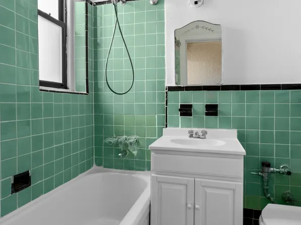 1610 Avenue P image 10 of 11