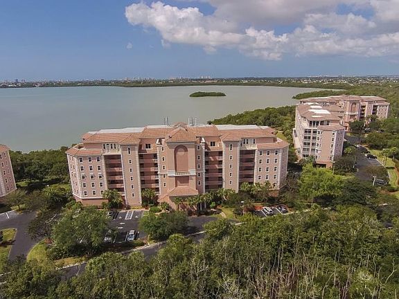 3rd image of 269 Vintage Bay Dr Unit 3