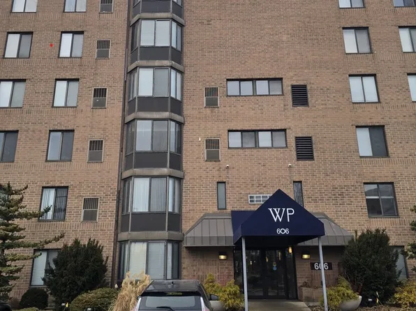 606 E Woodland Park Ave APT 310, Chicago, IL 60616