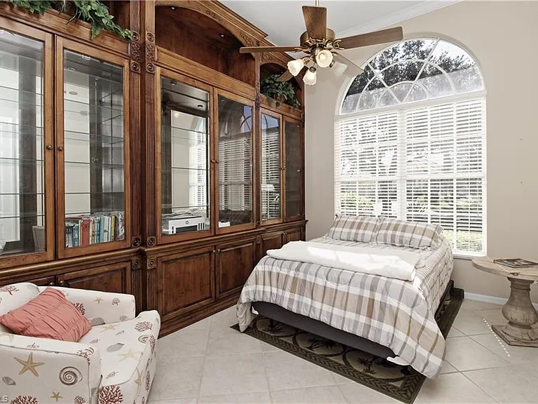 1901 Winding Oaks Way — Photo 16