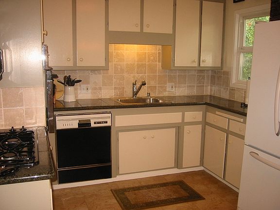 4th image of 363 Stowell Ave