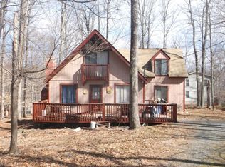 1099 Lakeland Dr, Lake Ariel, PA