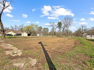 715 E Cherry St, Paris, TX 75460