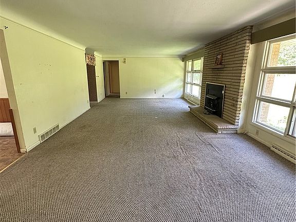 4th image of 2715 Cabin Dr