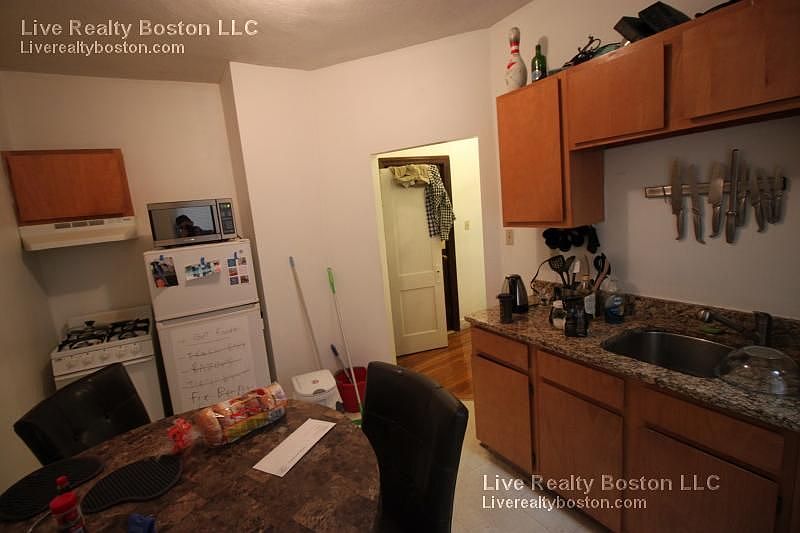 2nd image of 103 Gordon St APT 8F